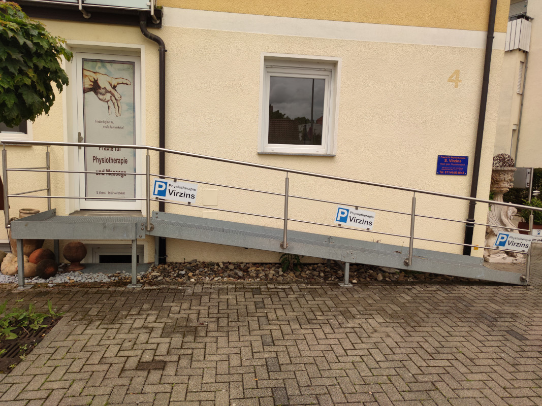 bild der behinderten rampe